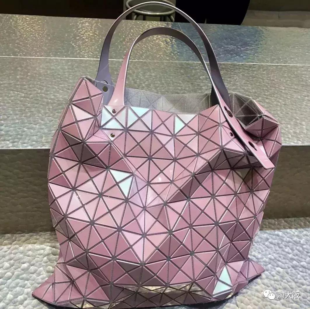 三宅一生baobao发布会,三宅一生钻石包樱花粉