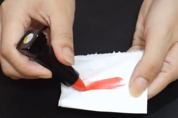 过期口红的100个小妙招,没开封的过期口红涂了有什么危害