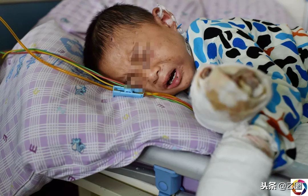 母亲暴打孩子犯法不,妈妈暴打孩子被警方逮捕