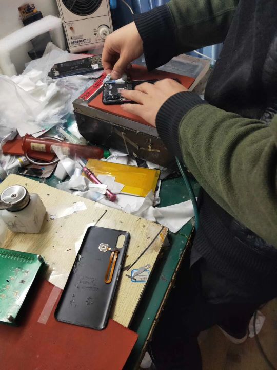 小米8屏幕指纹版无触摸维修,小米8触摸失灵怎么解决