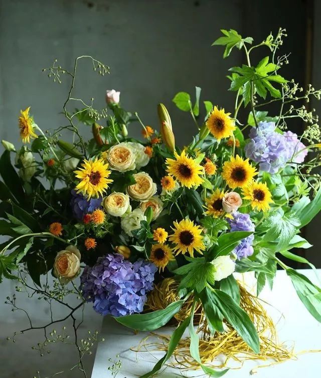 日式花艺作品,日本花店装修风格效果图