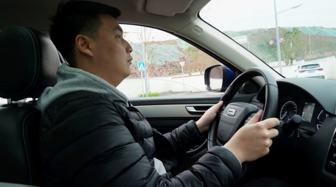 敢跟半挂掰手腕的车,敢和外资车叫板的国产车