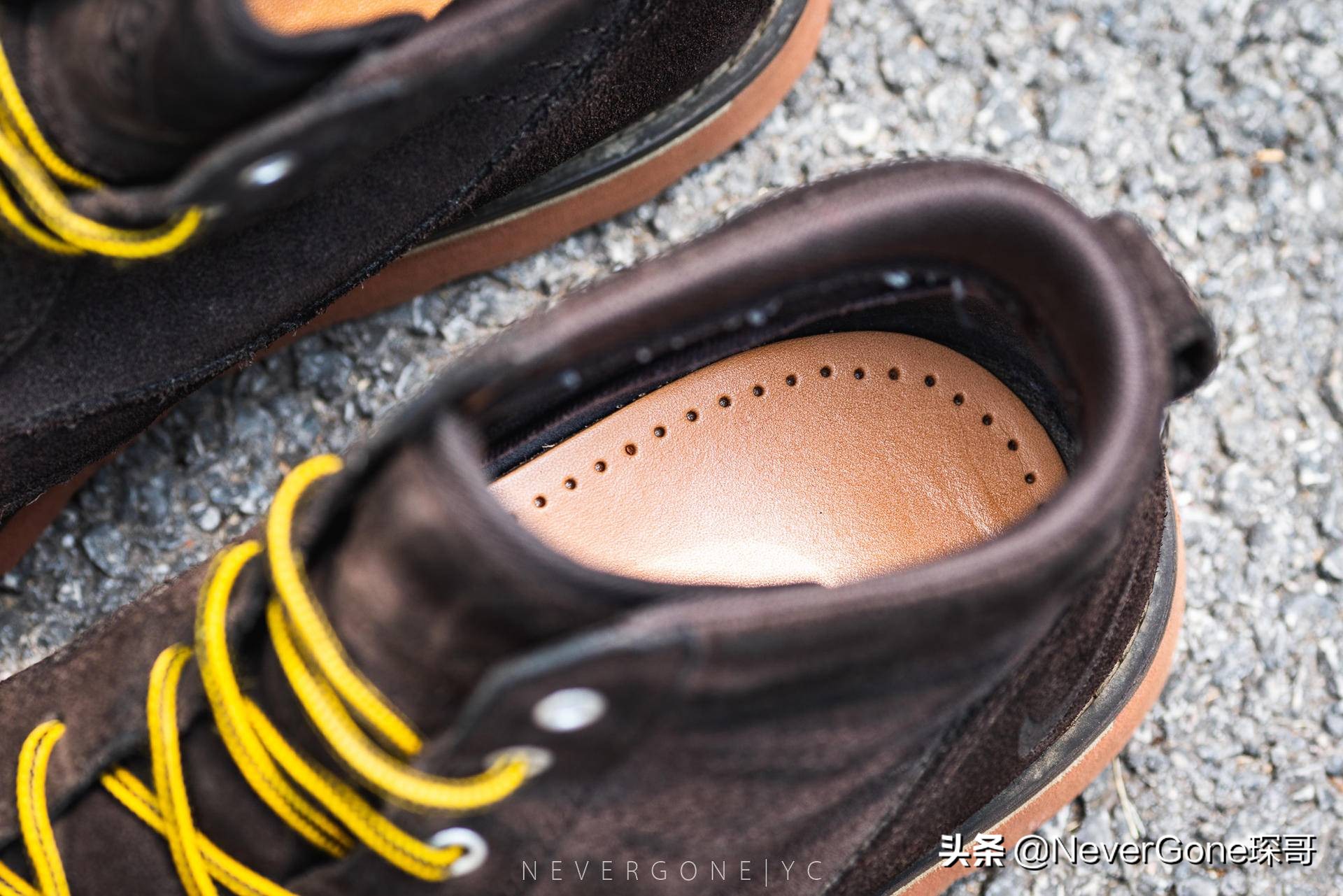 一双nike跑步鞋300,耐克复古经典低帮运动鞋