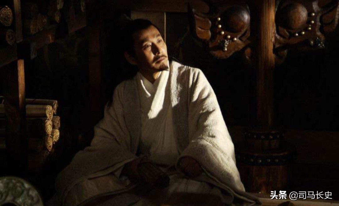 春秋战场上，主帅见到敌国君主，下车行礼之后再战，再遇到再行礼