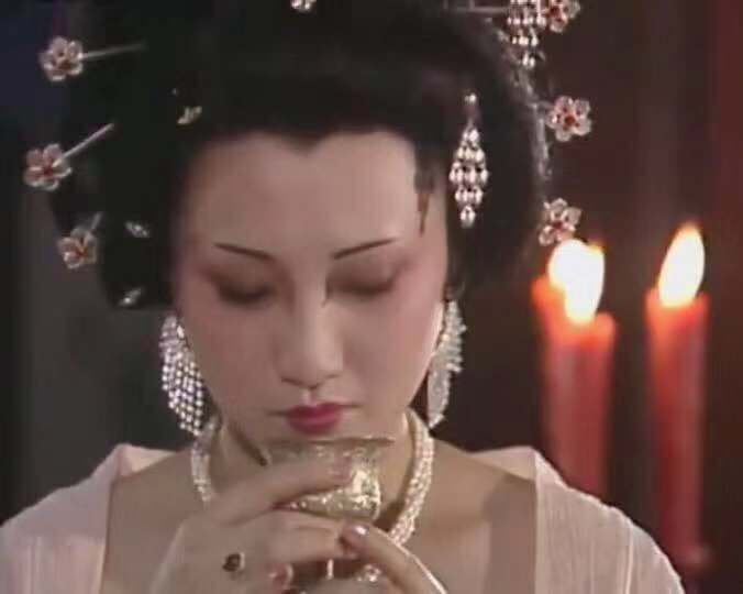 林芳兵25年前还原杨贵妃：增肥30斤，化妆造型堪称“国宝级”！