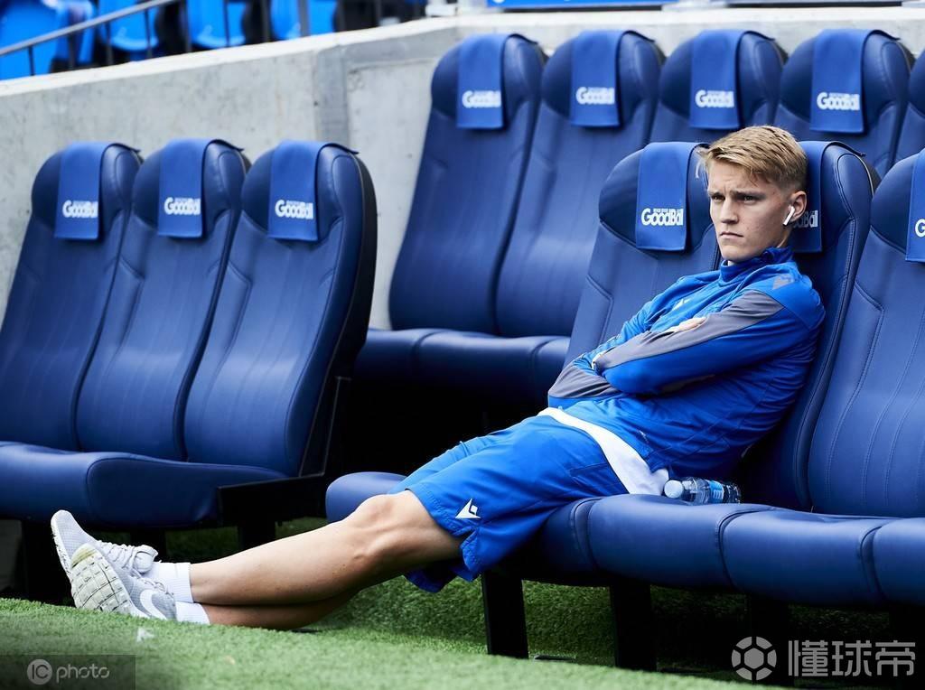 挪威98三杰球员,挪威三杰和哈兰德对比