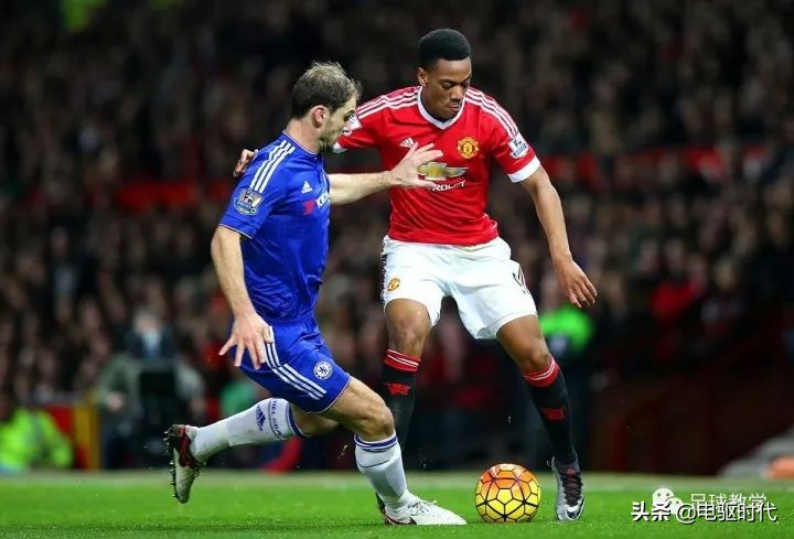 两次变向超炫过人技巧,5个初学者必会的实战过人技巧