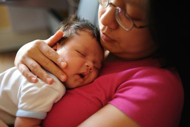 宝宝夜猫子不睡觉,宝宝不睡觉的小夜猫子