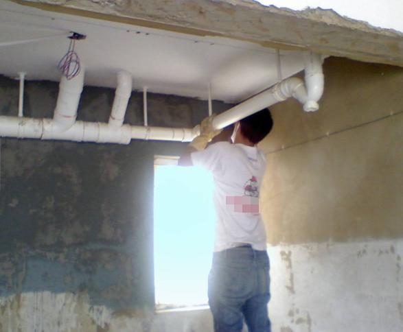 楼顶漏水修复楼顶费用由谁来出,楼顶漏水最简单的补救方法