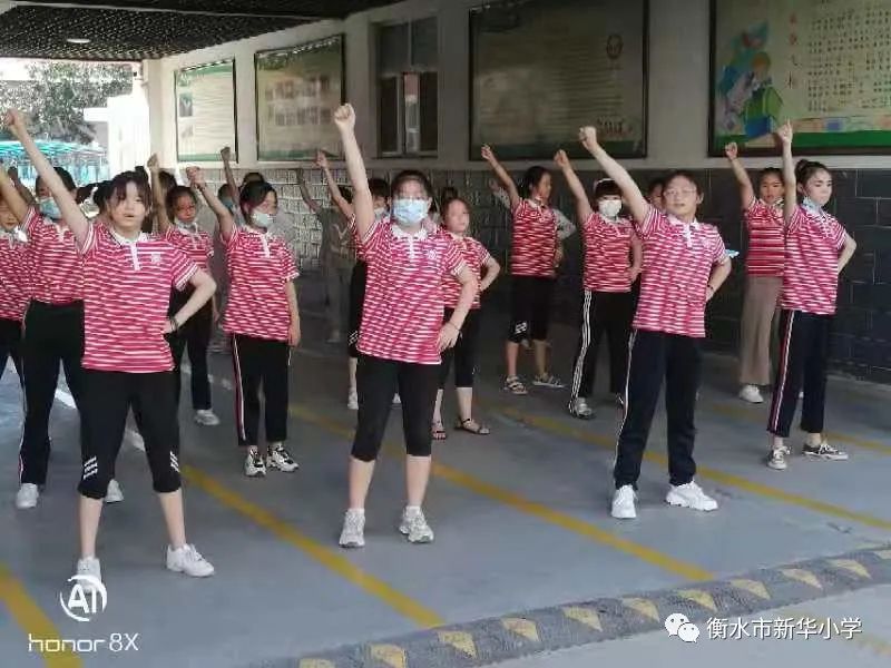 儿童学校兴趣小组,学校有三个兴趣小组共有学生180人