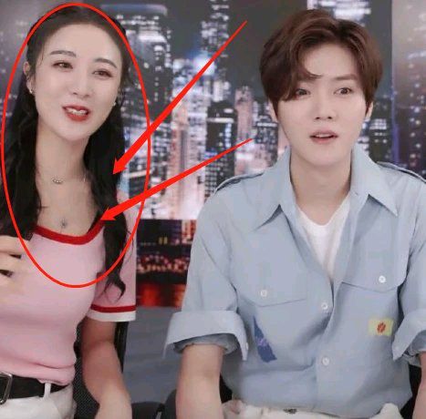 薇雅最新直播卖牛仔衣,薇雅服饰直播间