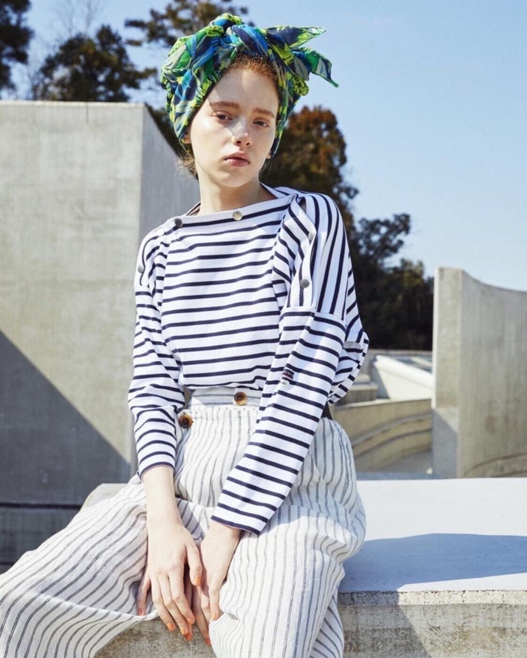 ins爆火动物纹冬天这样穿太高级了,水手纹衣服凹造型