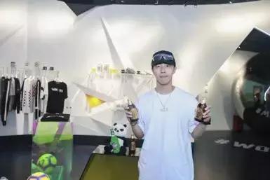 与狼共饮，青岛啤酒首推“狼啤”