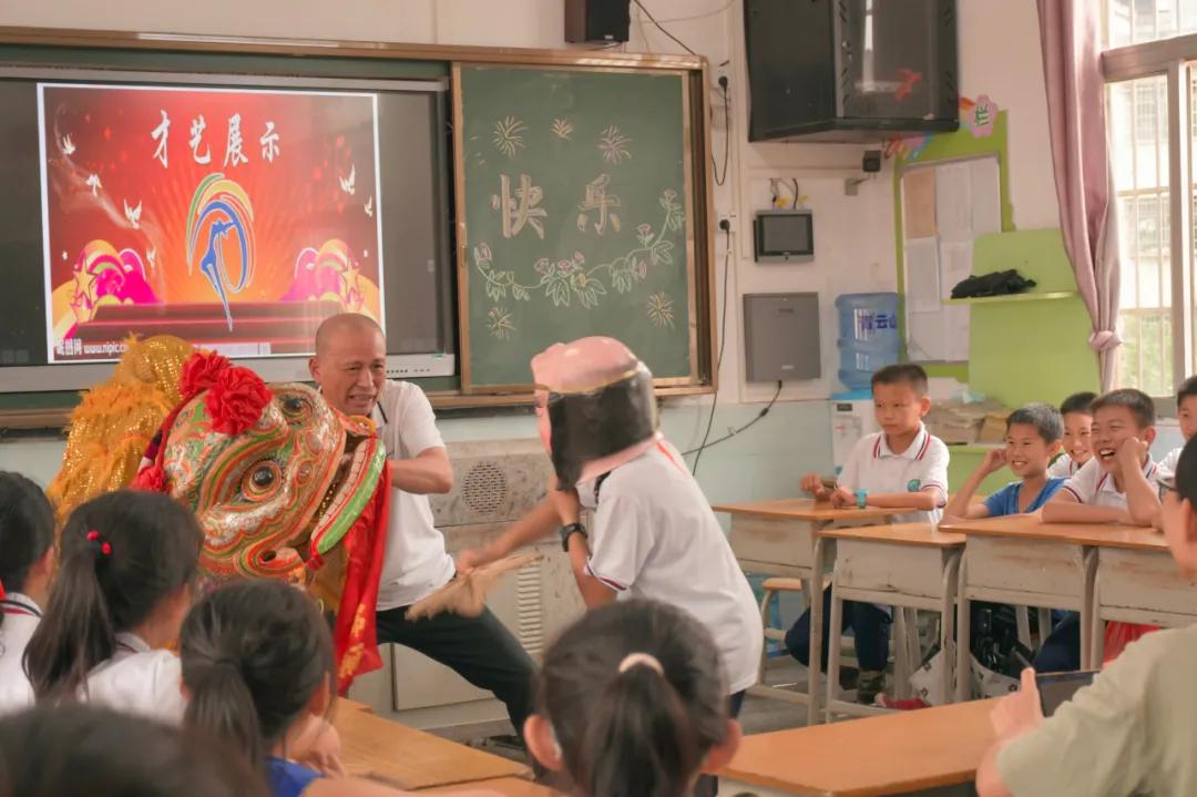 儿童庆祝建党100周年文艺汇演,庆祝建党百年文艺演出儿童合唱