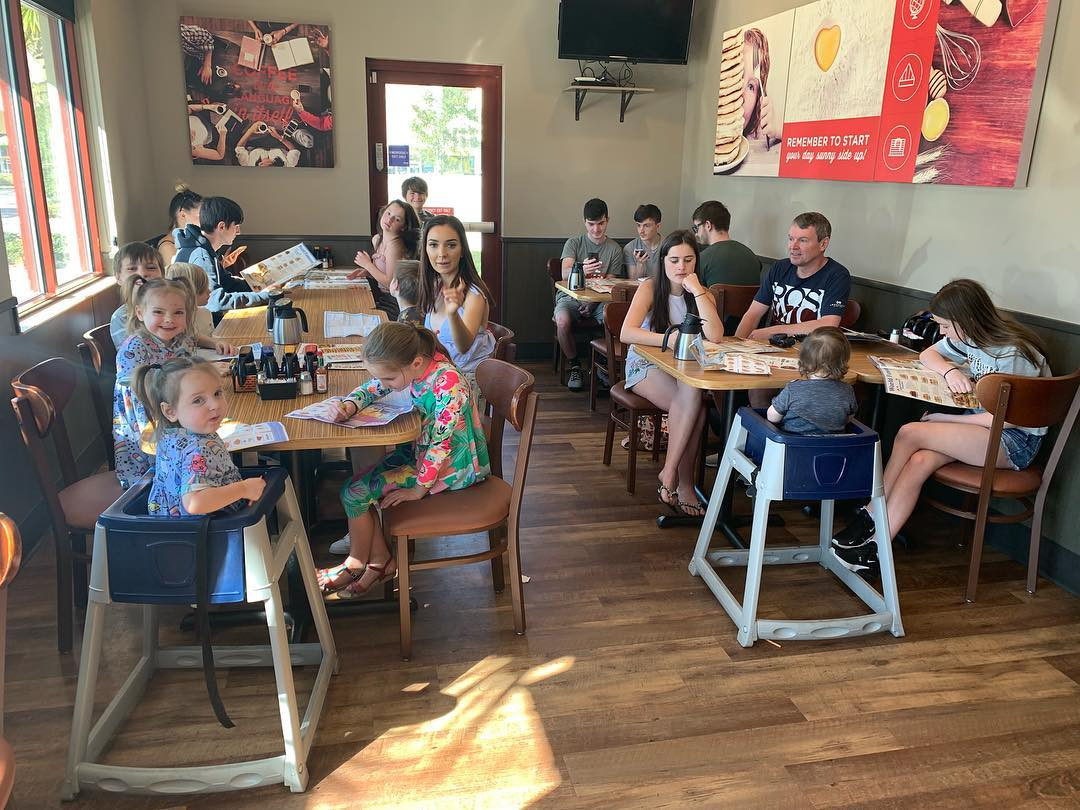 英国2个足球队,两个足球小将的妈妈