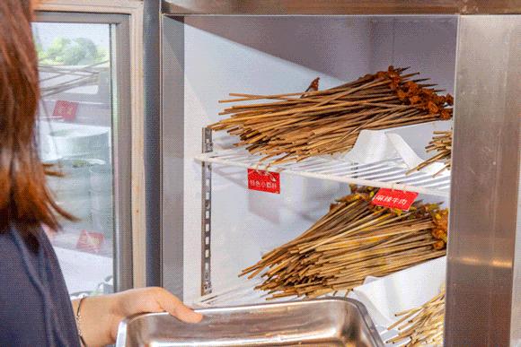 天气越来越冷唯独一碗热腾腾的饭,天气渐冷火锅