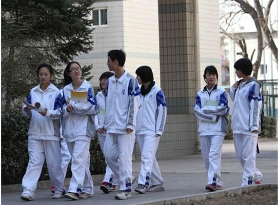 青少年的校服叛逆,你读懂了吗