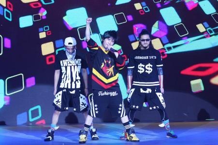 只有大张伟才是真正的玩音乐,大张伟唱歌为什么要电音