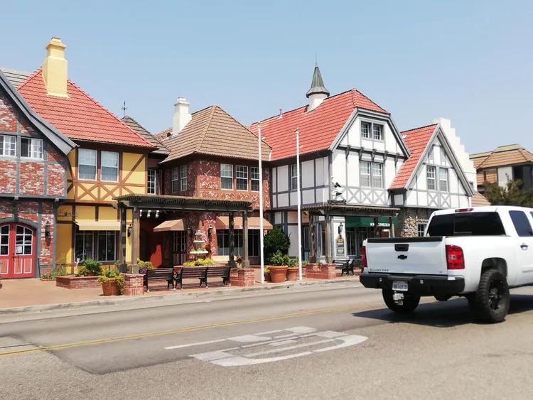 美国加州丹麦小镇,美国加州西雅图小镇