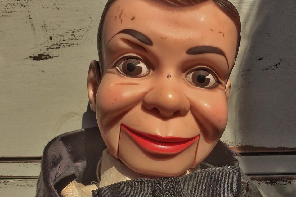 洋娃娃可怕的故事,令人毛骨悚然的洋娃娃