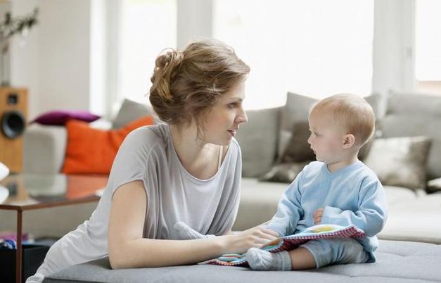 孩子一岁多怎么带省事,一岁的孩子怎么带才轻松