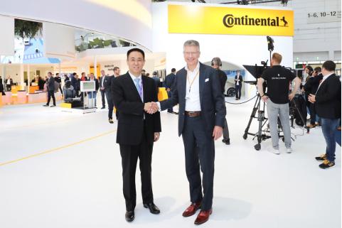 许家印恒驰现状,许家印携管理团队体验恒驰