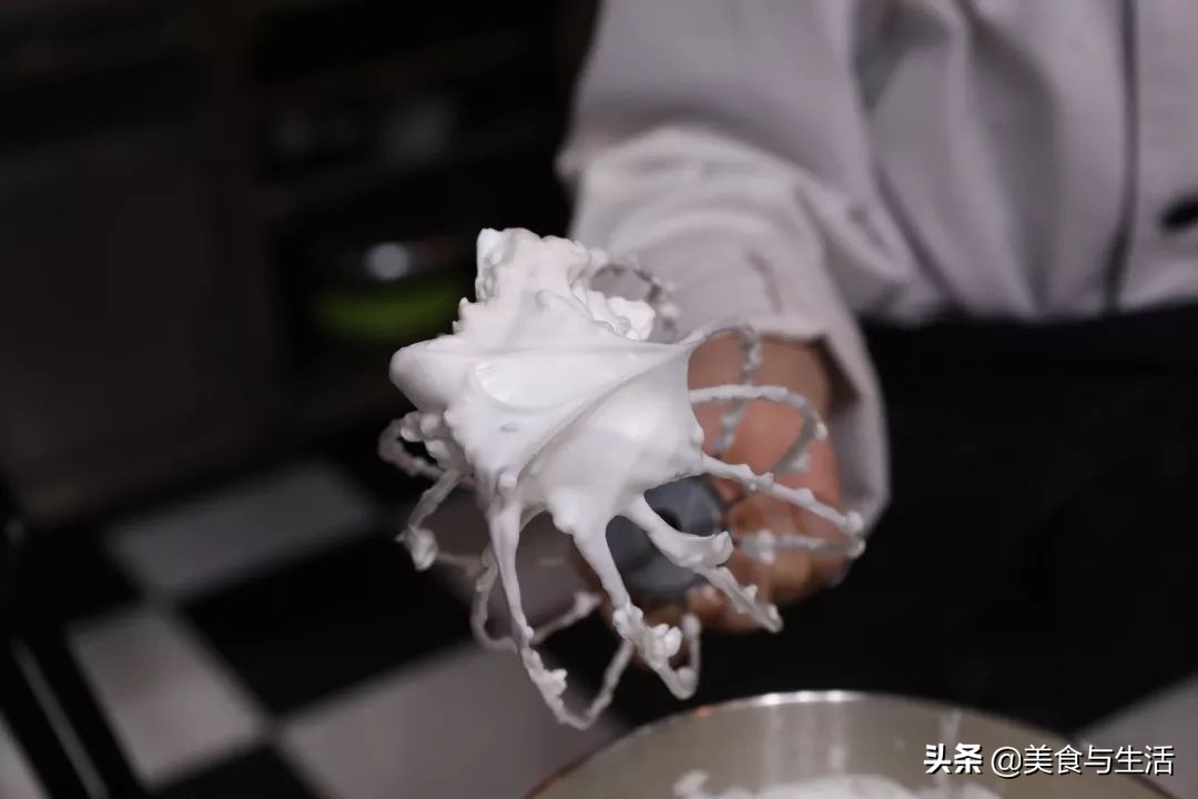 竟然比马卡龙还好吃?日本爆款小点心朗姆葡萄夹心饼干,超全配方