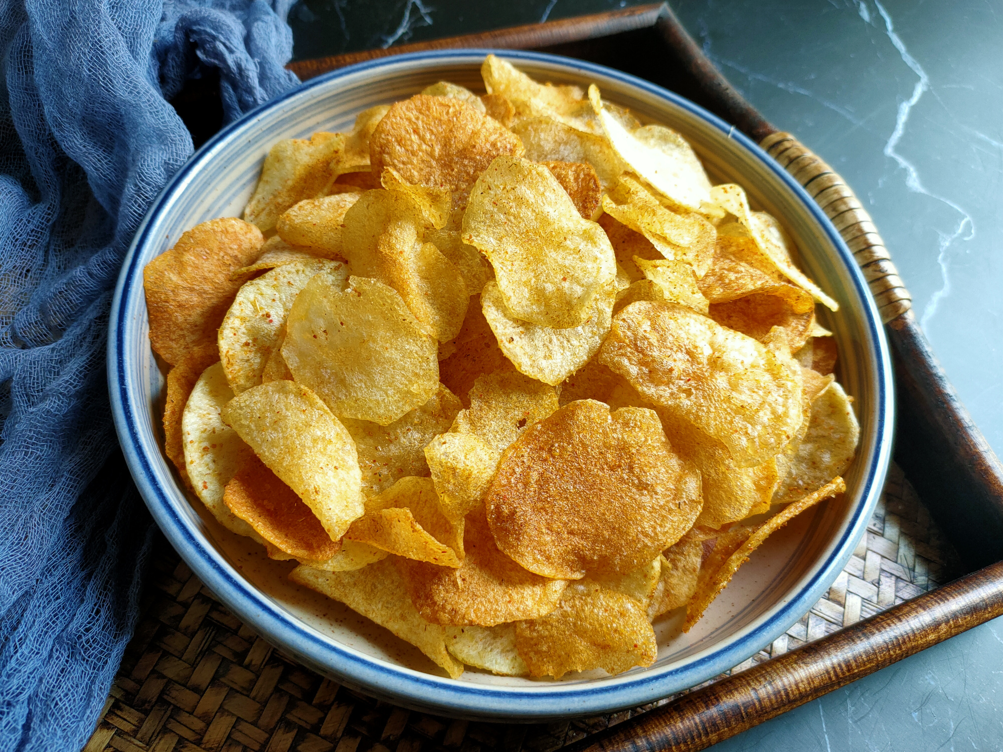 土豆怎样炸薯片又脆又好吃,炸薯片土豆片怎么切片