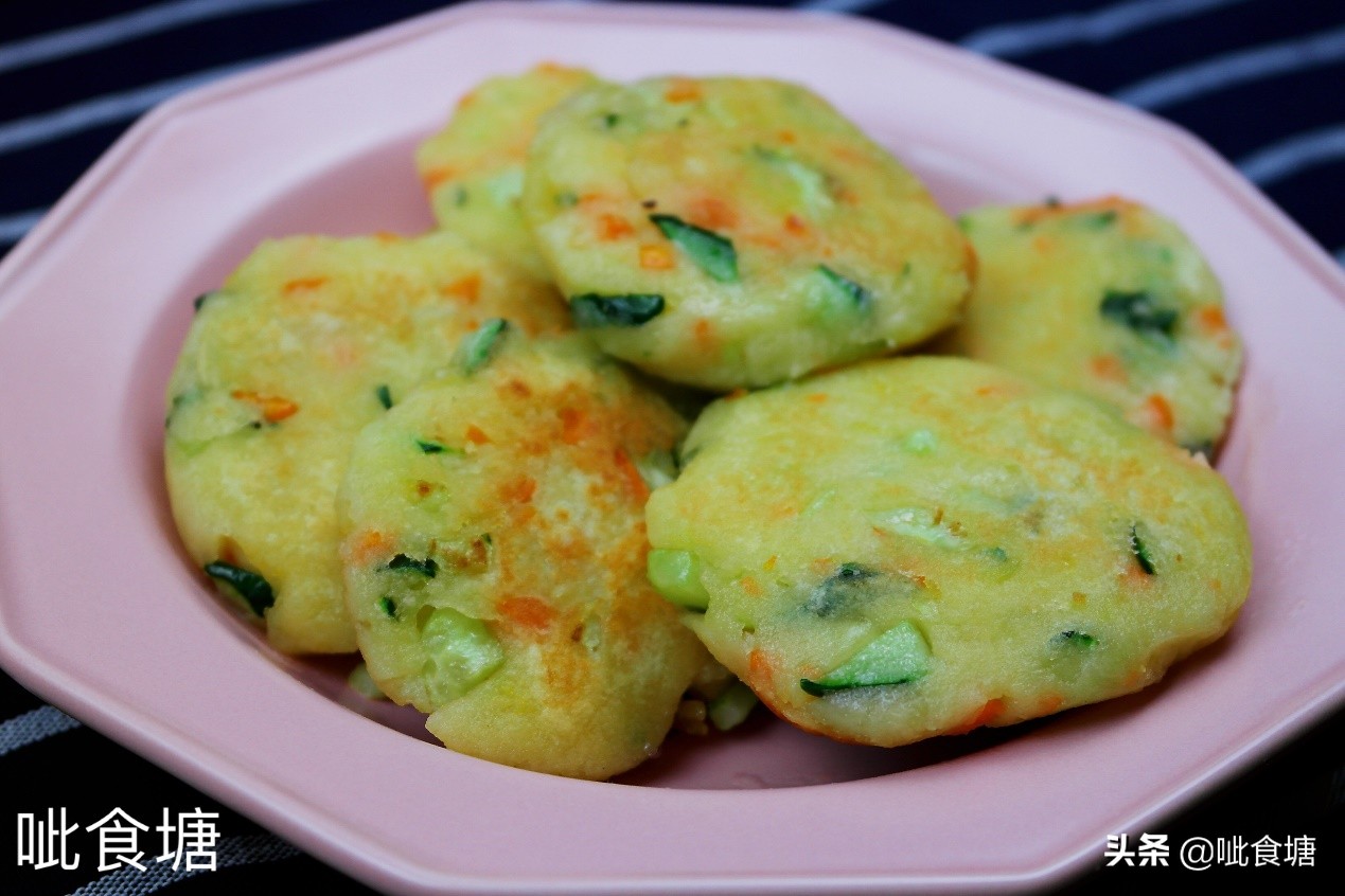 早餐吃什么营养又简单的煎饼,妈妈这样做煎饼又快又好吃