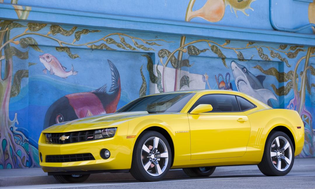 雪佛兰科迈罗第一代到第六代,雪佛兰科迈罗爆改蓝色版