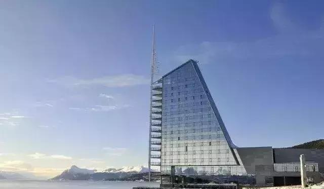 重庆城市旅游地标插画设计,展览设计灵感建筑插画作品