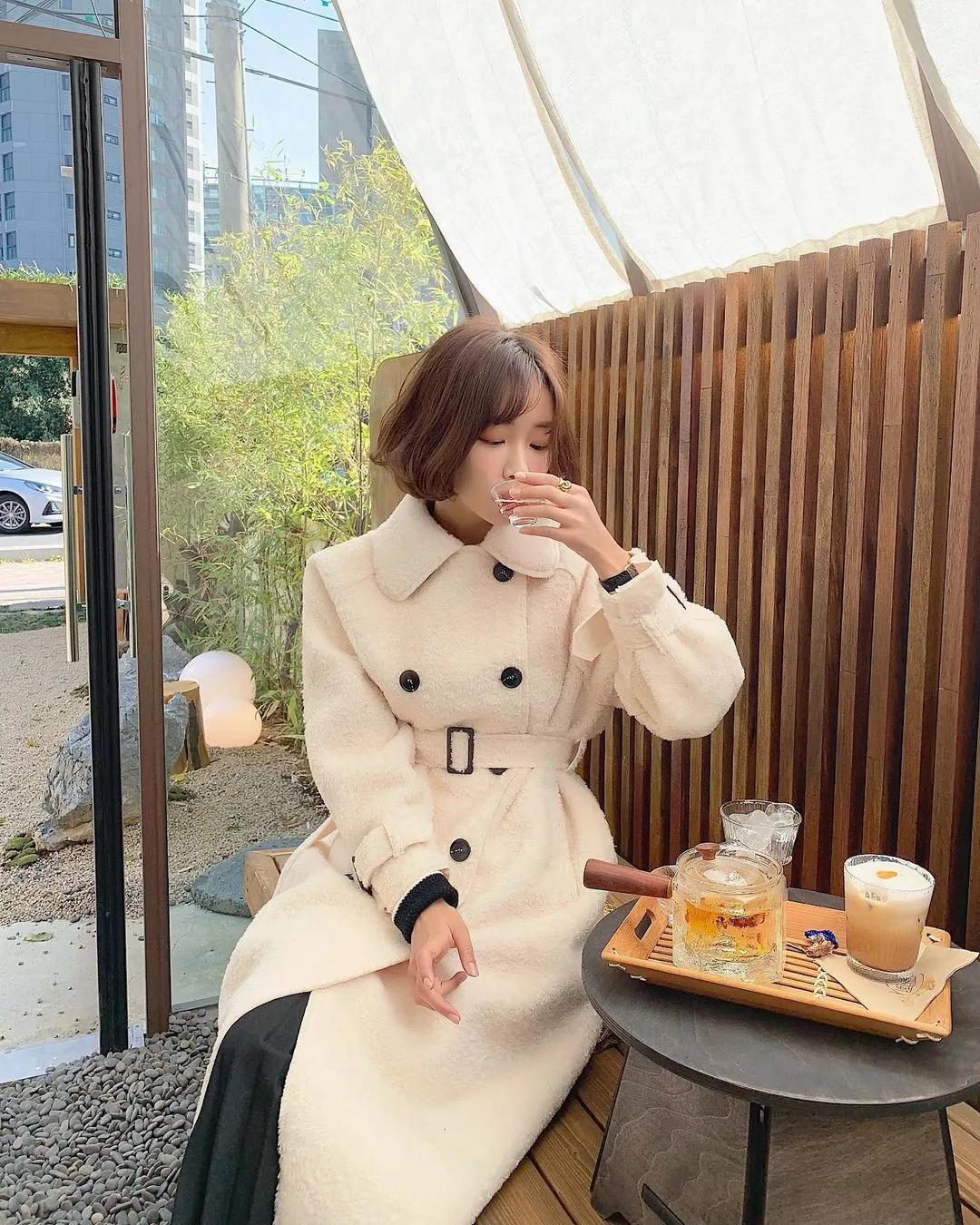 冬款大衣搭配连帽毛衣,大衣内搭毛衣裙冬中长款