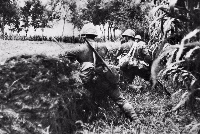 二战中支持日本侵华的国家，精英被集体枪决，领土被两国瓜分