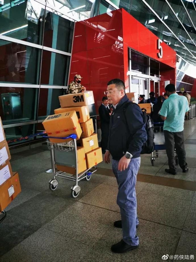 央视新闻点评陆勇我不是药神,路勇和我不是药神和解