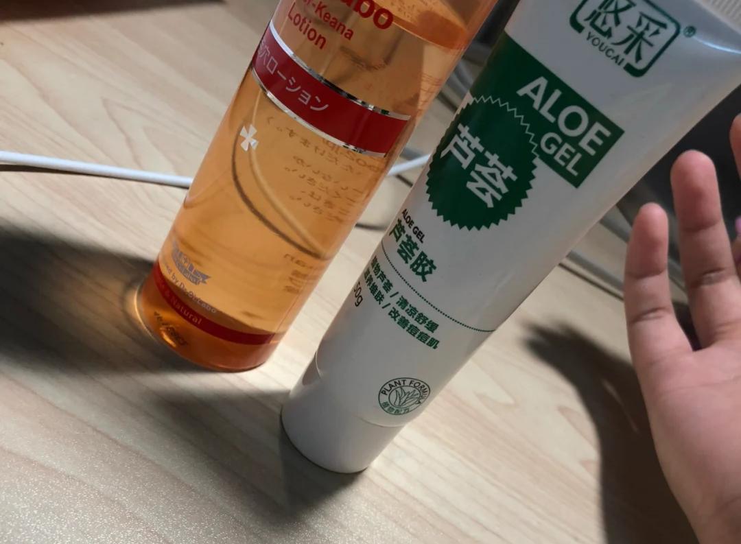 芦荟胶涂脸的正确方法一天用几次,芦荟胶怎么涂在脸上才是正确的