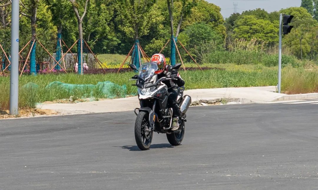 23款无极650ds摩旅西藏视频,恶劣路况