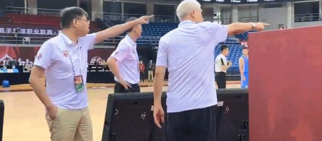浙江男篮老总骂裁判,浙江男篮总经理大骂裁判