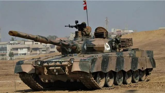 宸村熀鏂潶璐拱涔屽厠鍏皌80ud鍧﹀厠缁嗚妭,宸村熀鏂潶璐拱vt4涓绘垬鍧﹀厠