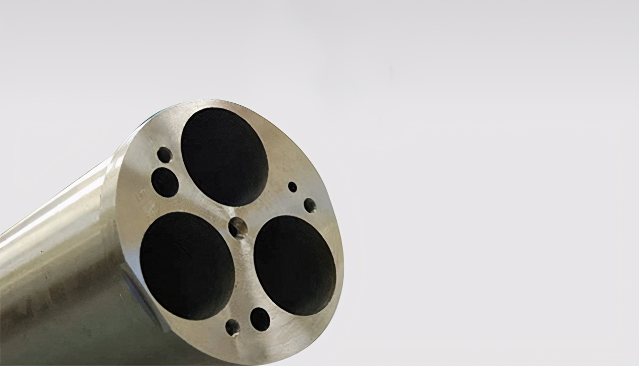 薄壁深孔零件的加工工艺路线,精密深孔加工作用