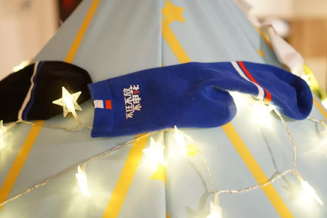 上海申花接地气鞋,上海申花足球袜