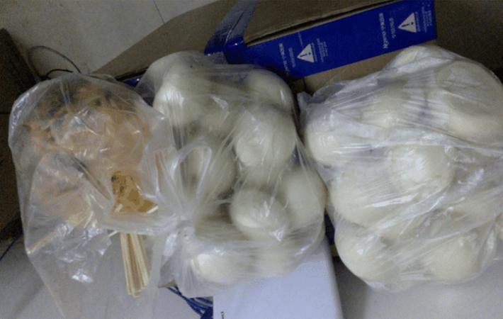 三个小伙合伙,三个小伙出租屋通宵玩电脑