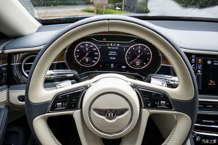 宾利飞驰对比迈巴赫s480气场,宾利飞驰街拍气场霸气视频