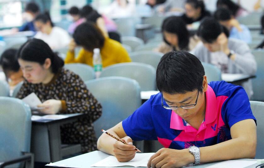 考浙江哪里的公务员比较好,浙江公务员好考吗税务局