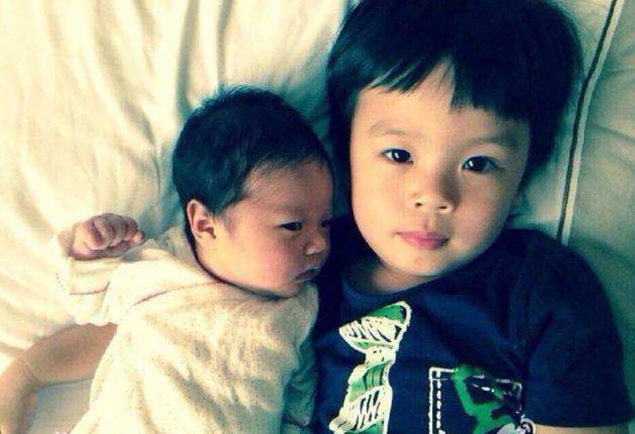 被孩子日常支配的一天,被孩子支配也开心