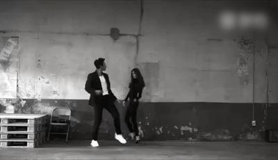 肖战采访直言喜欢美腿，景甜推荐的显瘦好穿打*裤底**在冬天是刚需