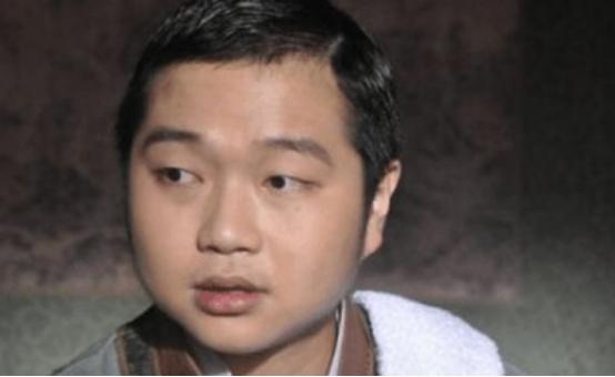 功夫里面的酱爆跳舞在哪个片段,还记得功夫里面的龅牙珍么