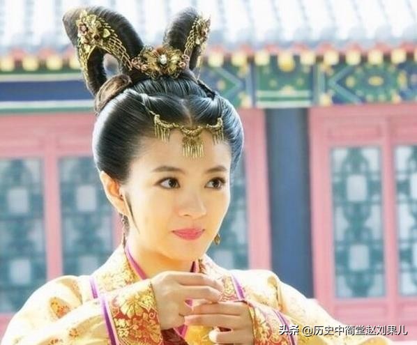 古代灵蛇髻发型女子,灵蛇髻飞天盘发教程