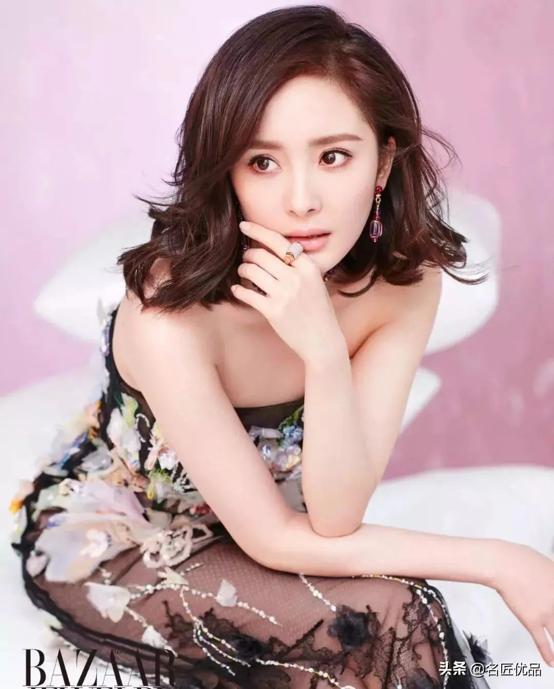 美到窒息！80后姑娘巧手征服刺绣界：奔驰，Prada争相和她合作