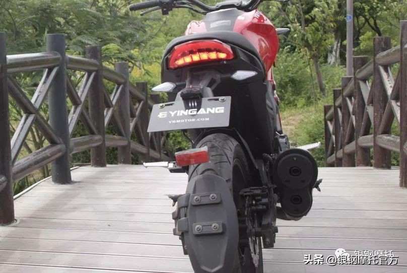 银钢大怪兽和小怪兽哪个好看,银钢小怪兽和大怪兽有什么区别吗