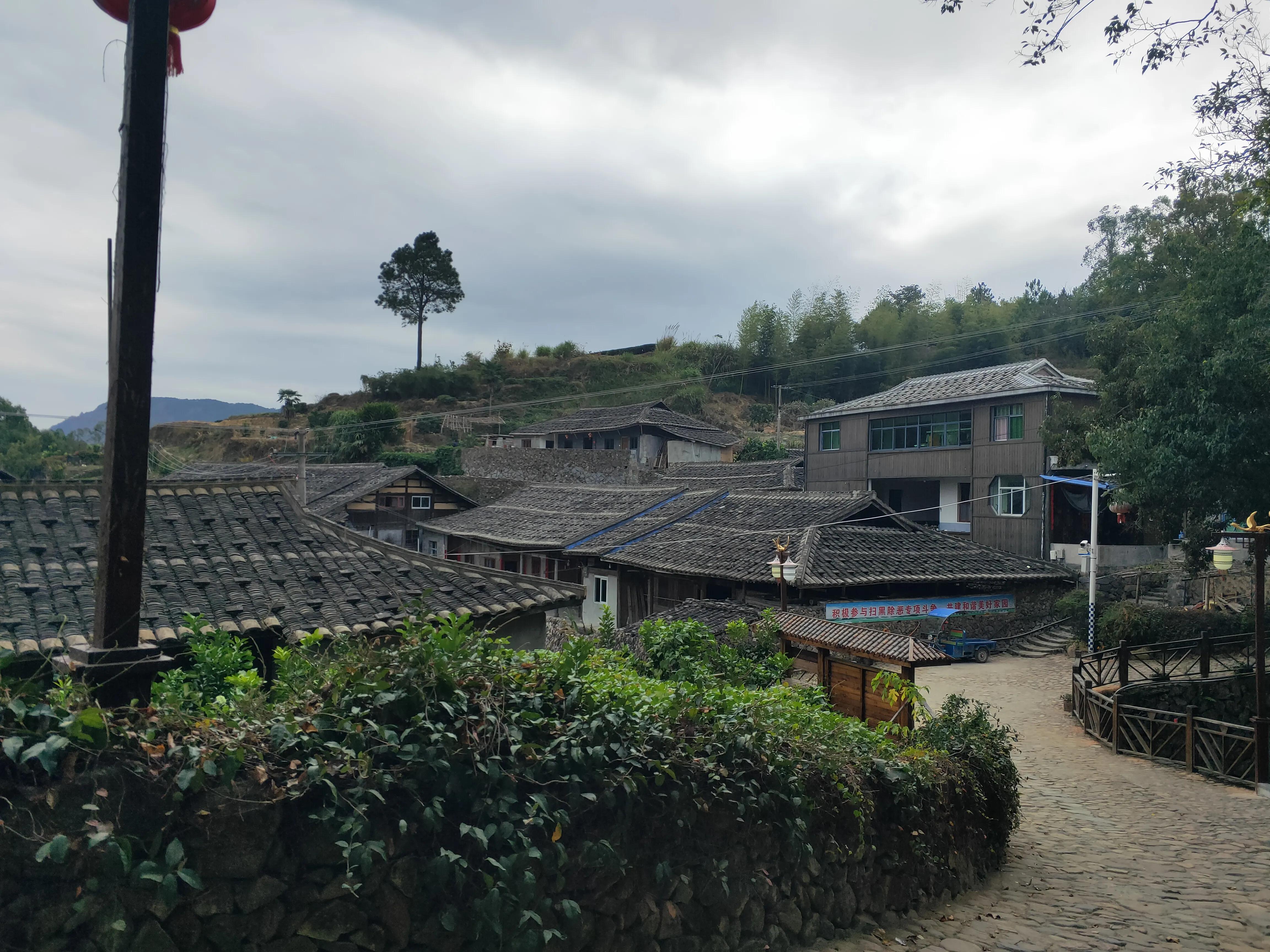 人间袅袅炊烟给人一种什么感觉,又见炊烟真的不一样吗